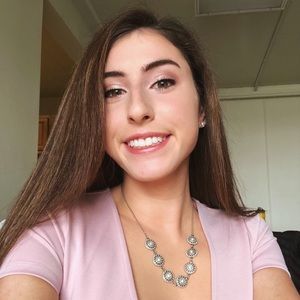 Meet your Posher, Valerie